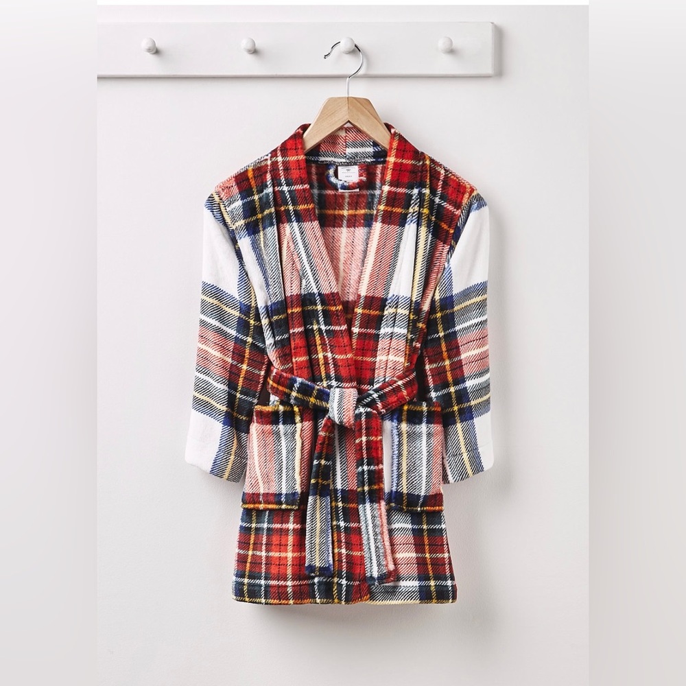 Mistletoe Farms Plush Flannel Kid’s Robe (Child M; Tartan Plaid)